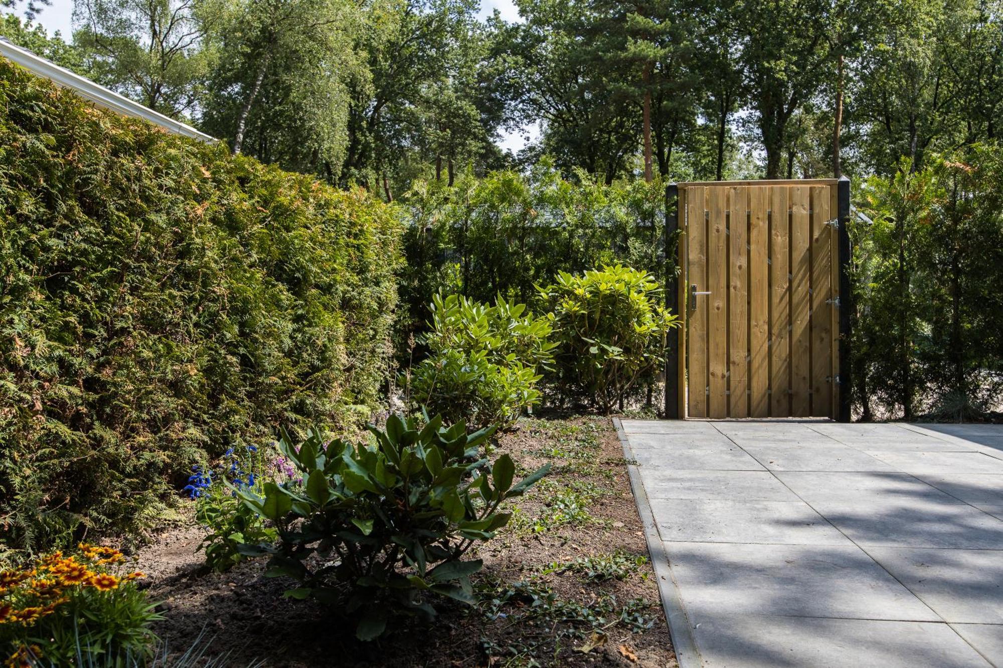 Veluwe Hoenderloo Luxury Chalet With Private Sauna And Hot Tub - Swimming Pool Tennis Court Supermarket Bowling Alley Theatre And Entertainment For Children Екстериор снимка