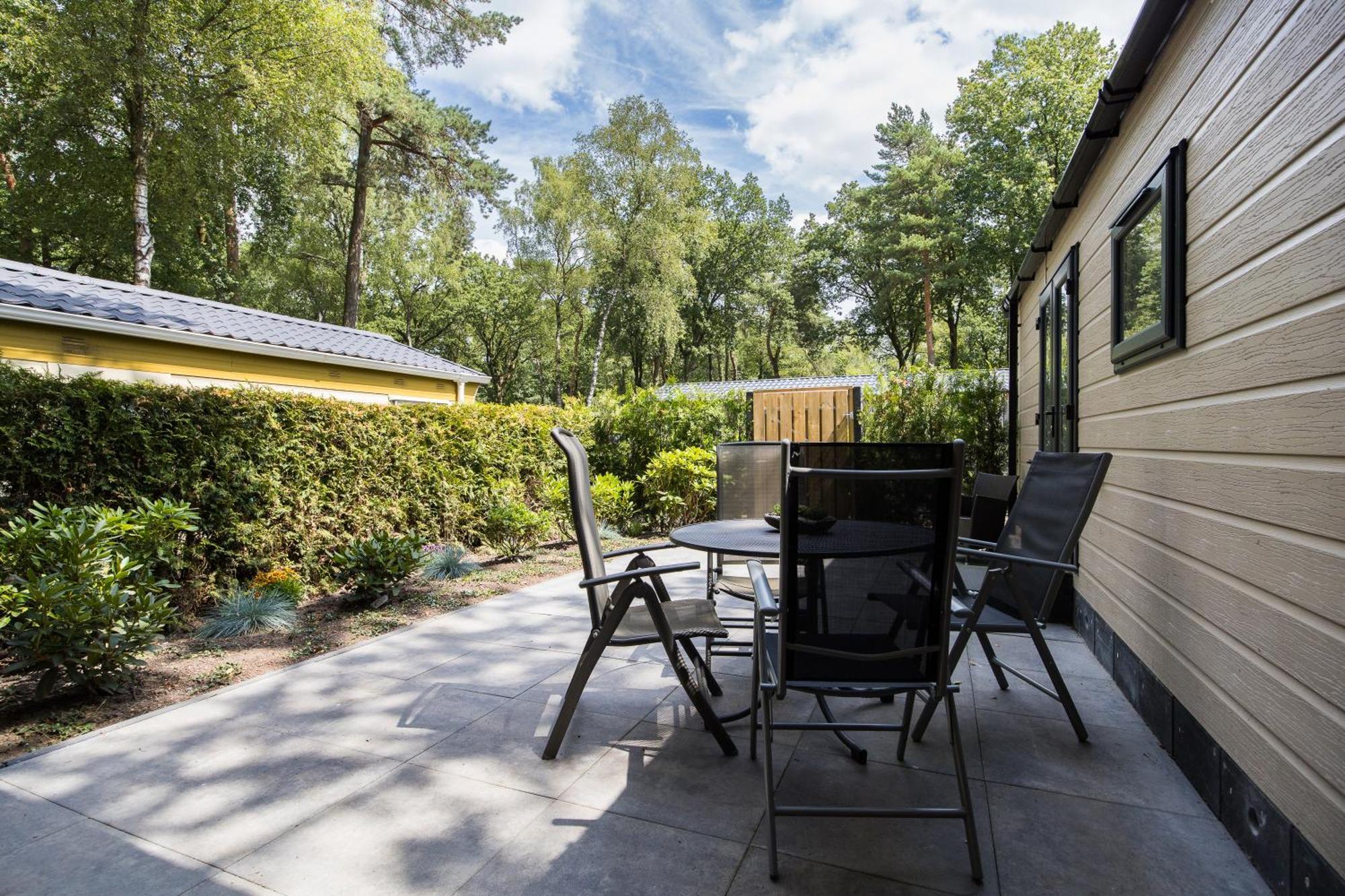 Veluwe Hoenderloo Luxury Chalet With Private Sauna And Hot Tub - Swimming Pool Tennis Court Supermarket Bowling Alley Theatre And Entertainment For Children Екстериор снимка