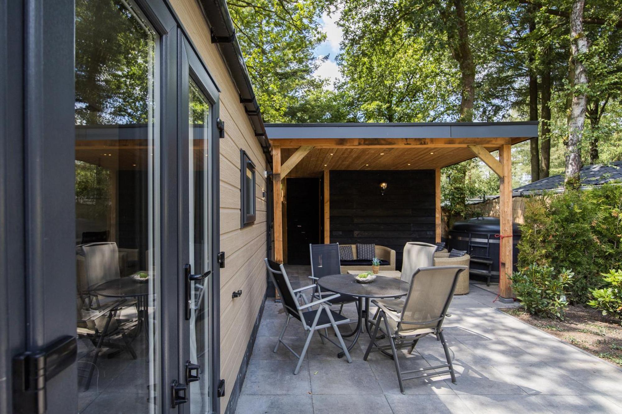 Veluwe Hoenderloo Luxury Chalet With Private Sauna And Hot Tub - Swimming Pool Tennis Court Supermarket Bowling Alley Theatre And Entertainment For Children Екстериор снимка