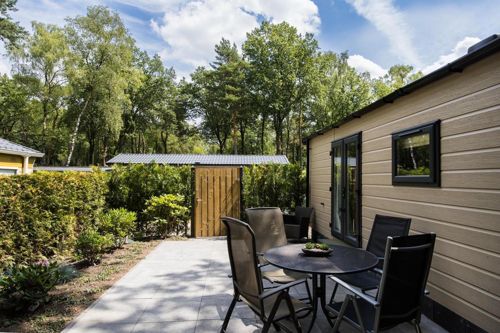 Veluwe Hoenderloo Luxury Chalet With Private Sauna And Hot Tub - Swimming Pool Tennis Court Supermarket Bowling Alley Theatre And Entertainment For Children Екстериор снимка