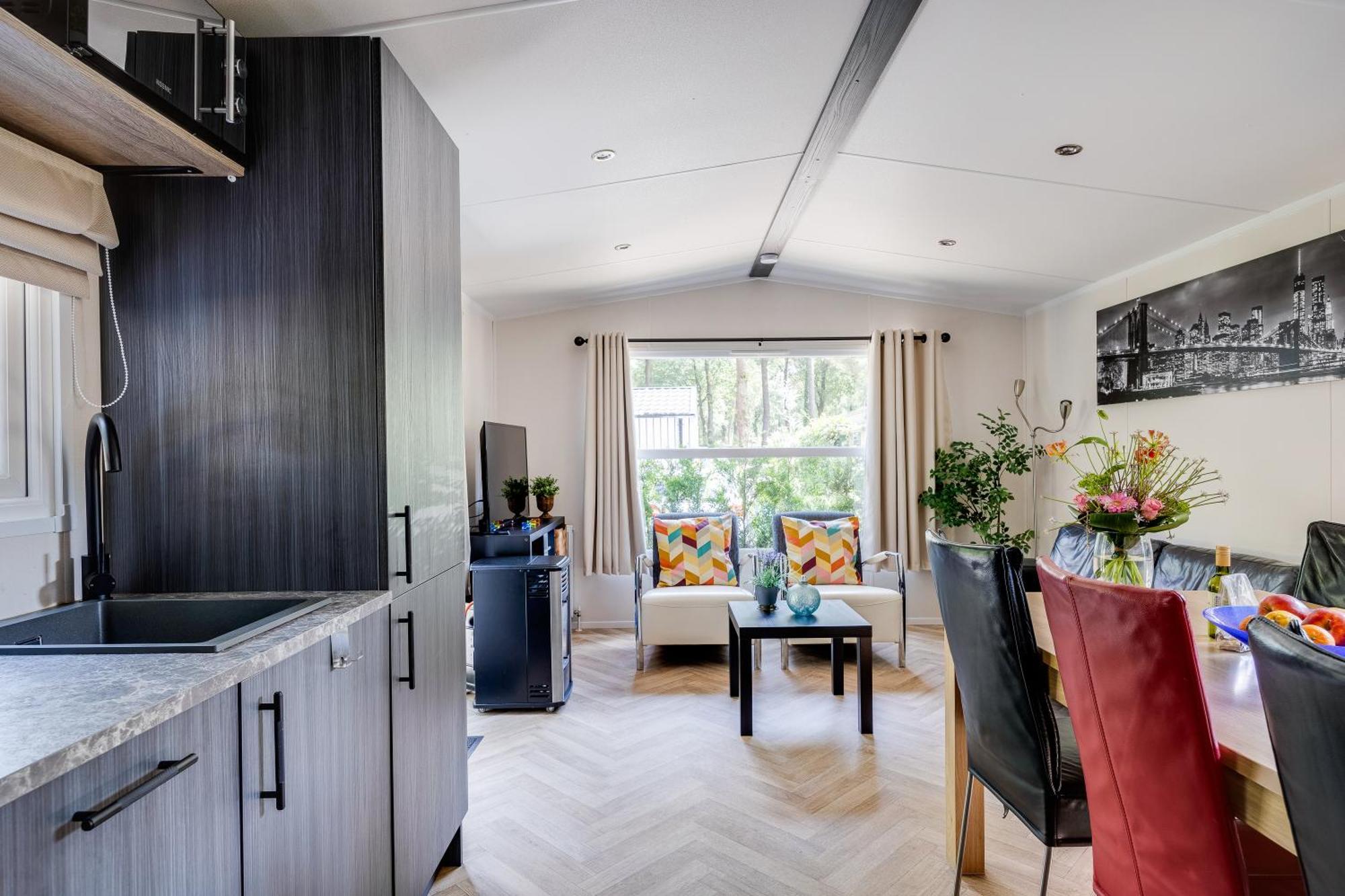 Veluwe Hoenderloo Luxury Chalet With Private Sauna And Hot Tub - Swimming Pool Tennis Court Supermarket Bowling Alley Theatre And Entertainment For Children Екстериор снимка